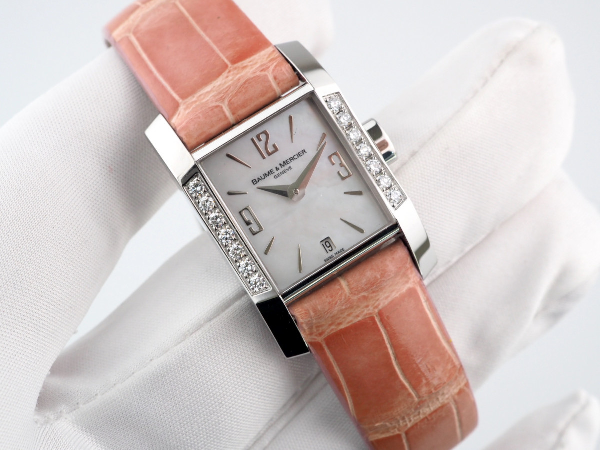 Швейцарський годинник Baume & Mercier Hampton Diamond