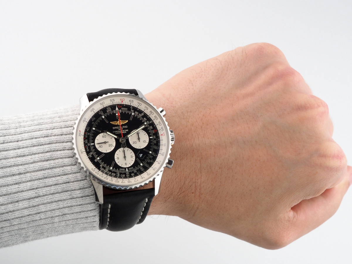Швейцарские часы Breitling Navitimer 1 B01 Chronograph
