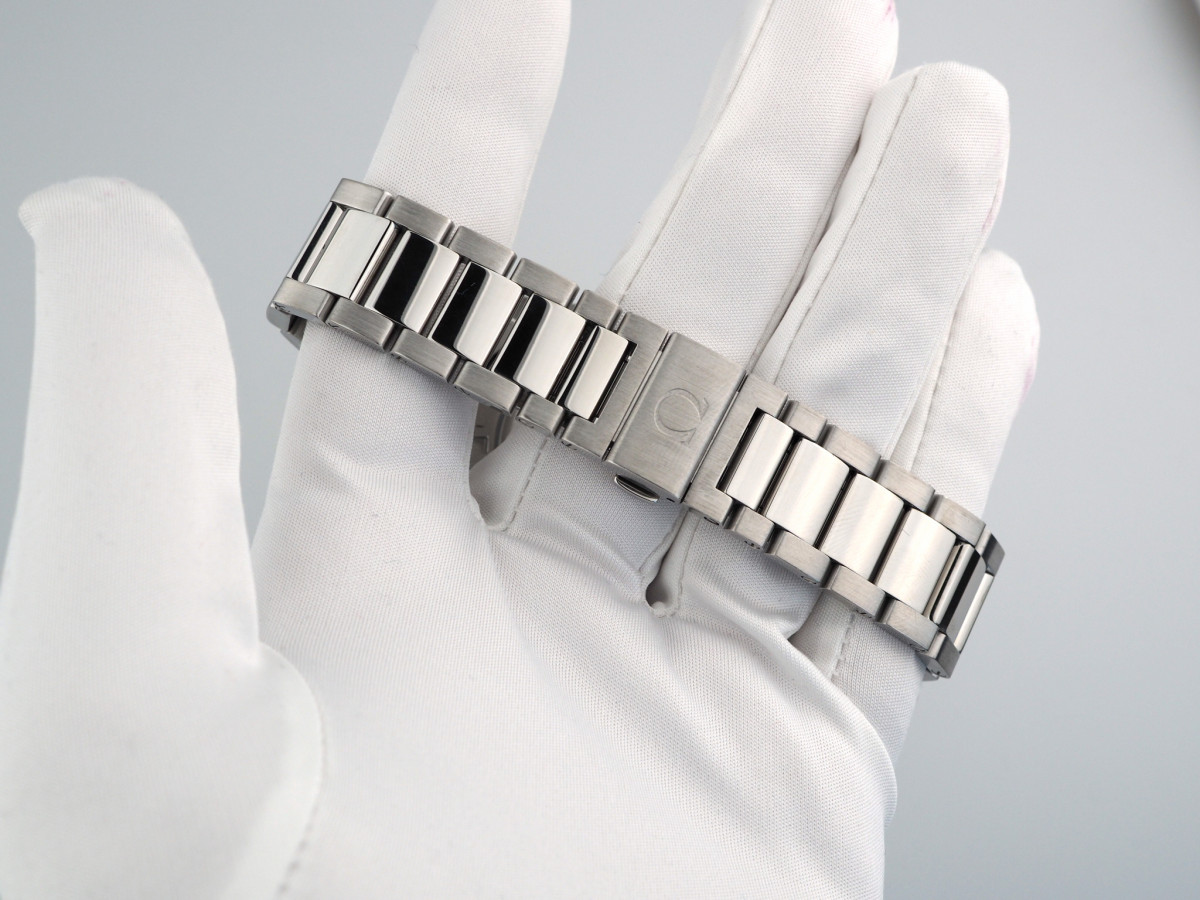 Швейцарские часы Omega Seamaster Aqua Terra James Bond 007 Spectre Limited