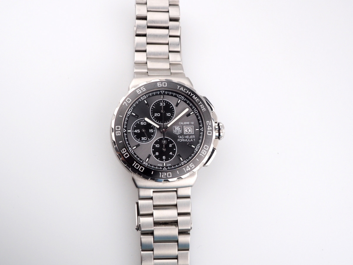 Швейцарський годинник TAG Heuer Formula 1 Calibre 16 Chronograph