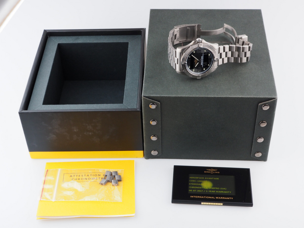 Швейцарський годинник Breitling Aerospace