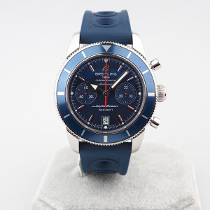 Швейцарський годинник Breitling Superocean Heritage Chronograph