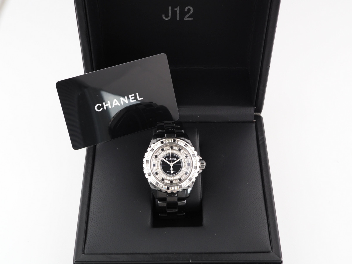 Швейцарские часы Chanel J12