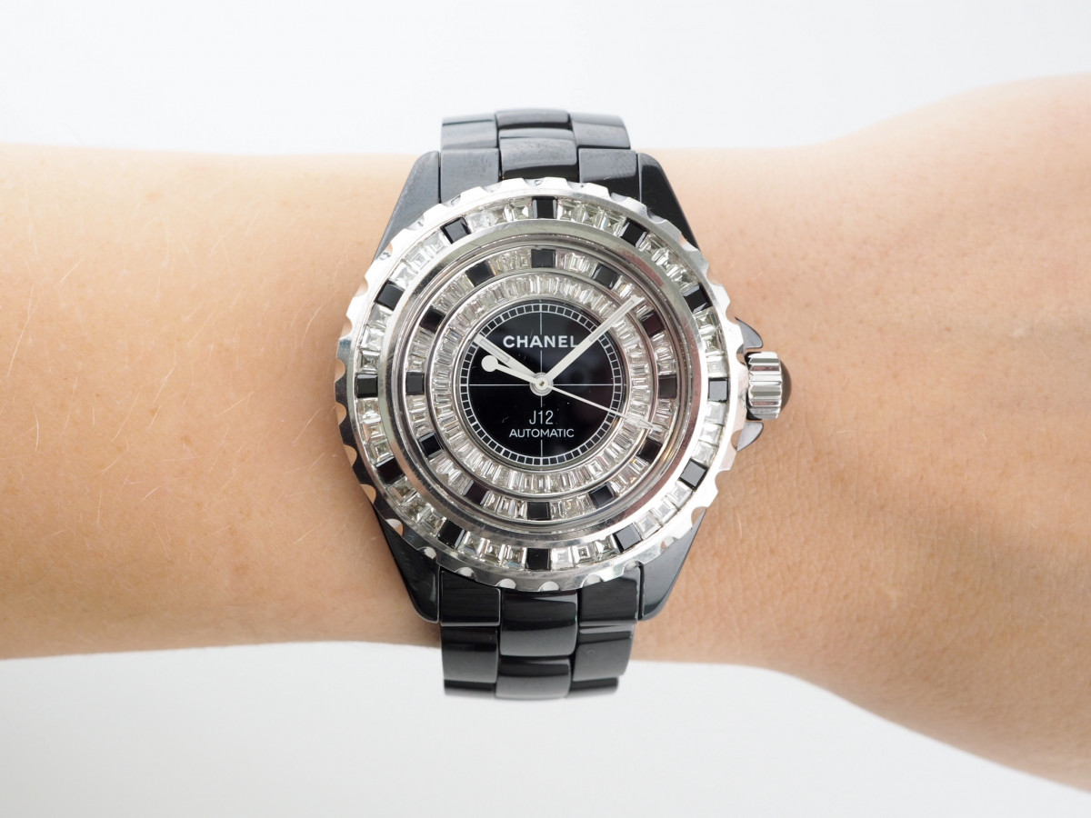 Швейцарские часы Chanel J12