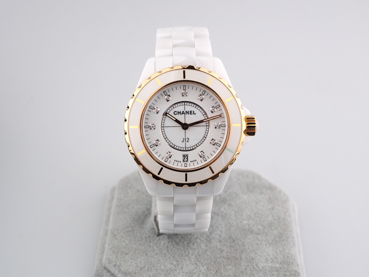 Швейцарський годинник Chanel J12