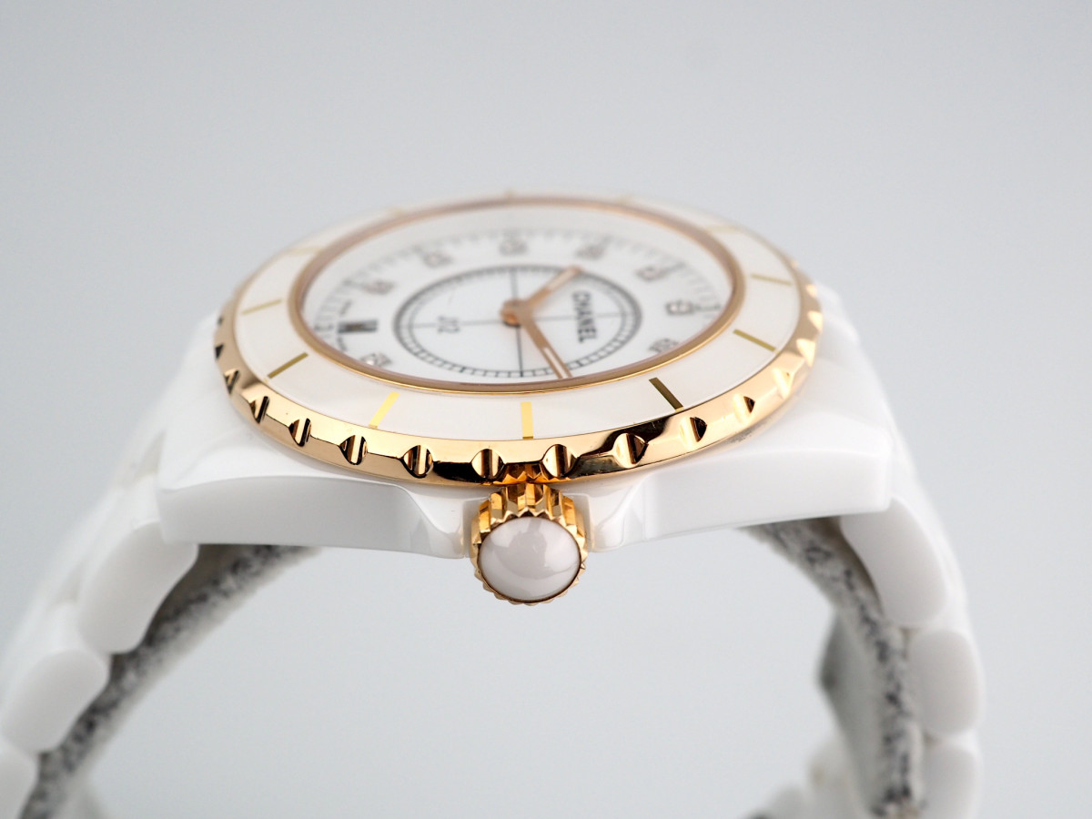 Швейцарський годинник Chanel J12