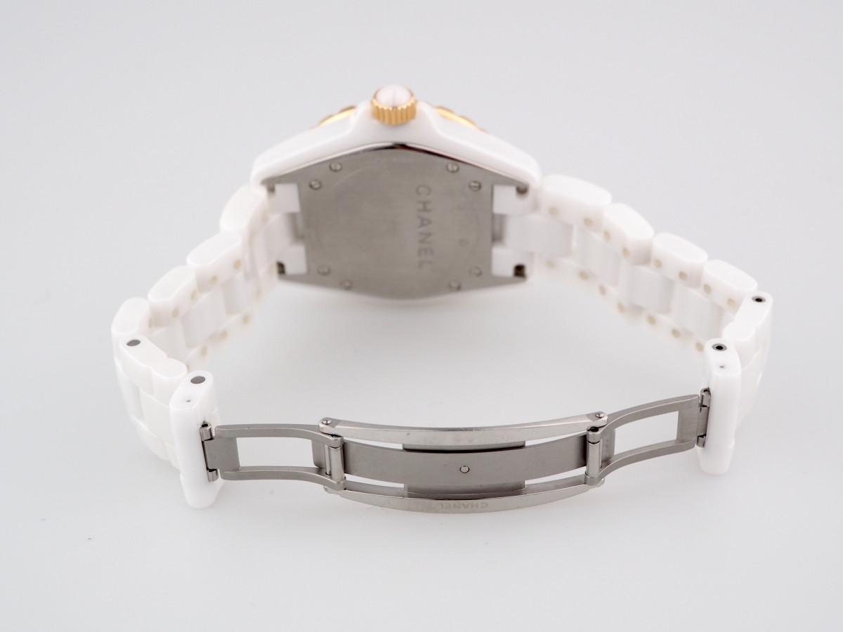 Швейцарський годинник Chanel J12