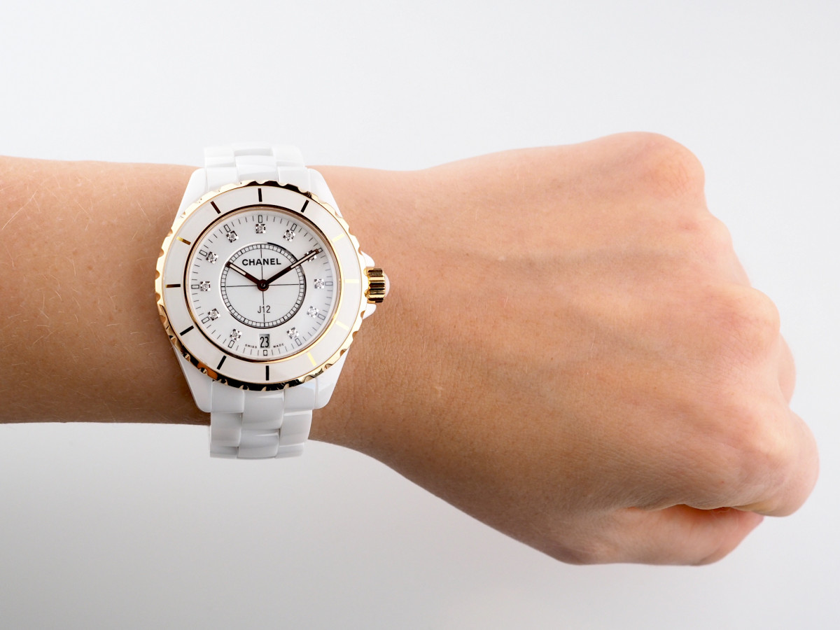 Швейцарський годинник Chanel J12