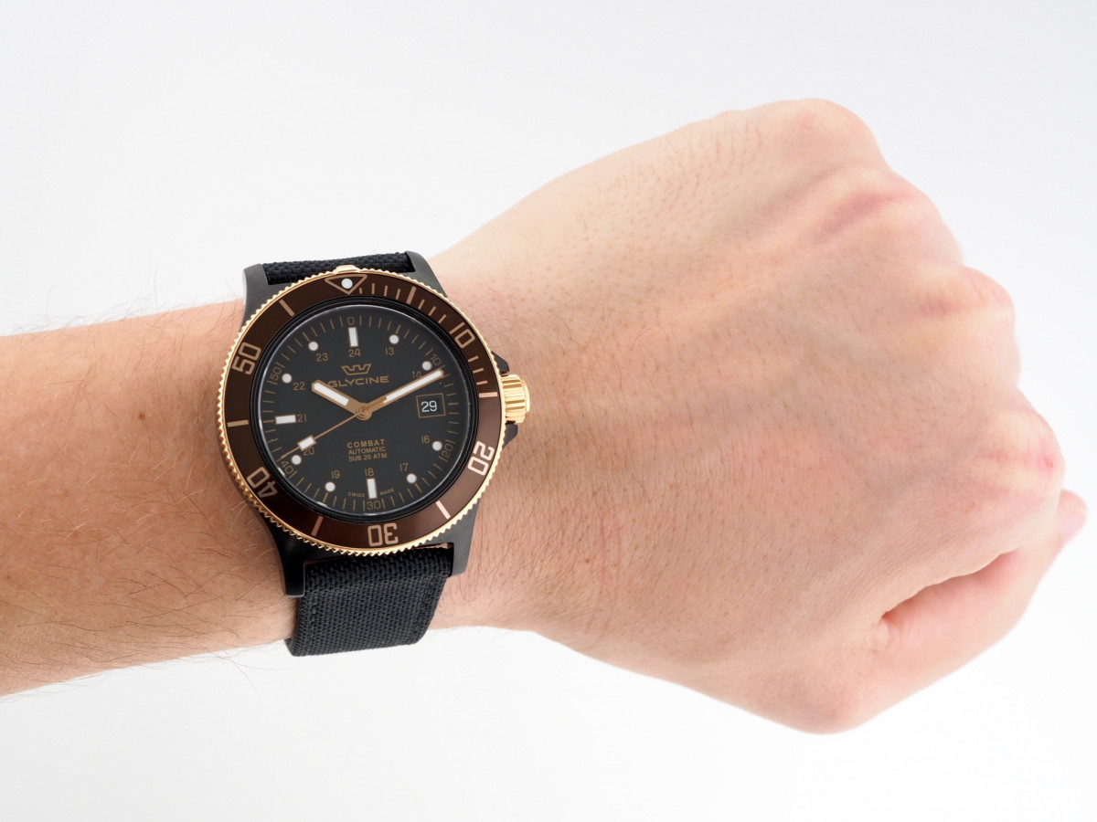Швейцарские часы Glycine Combat SUB Golden Eye
