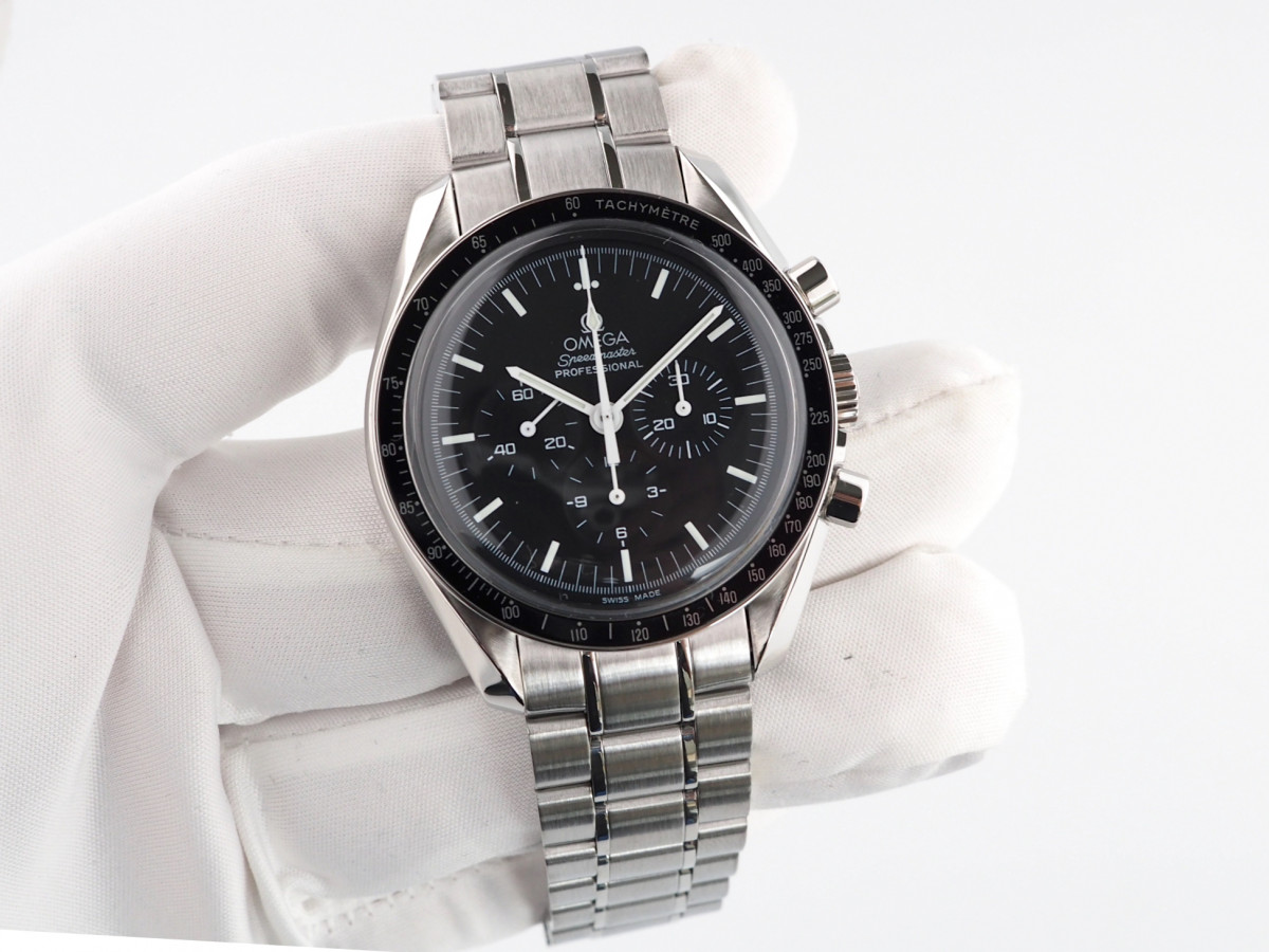 Швейцарские часы Omega Speedmaster Moonwatch Professional Chronograph