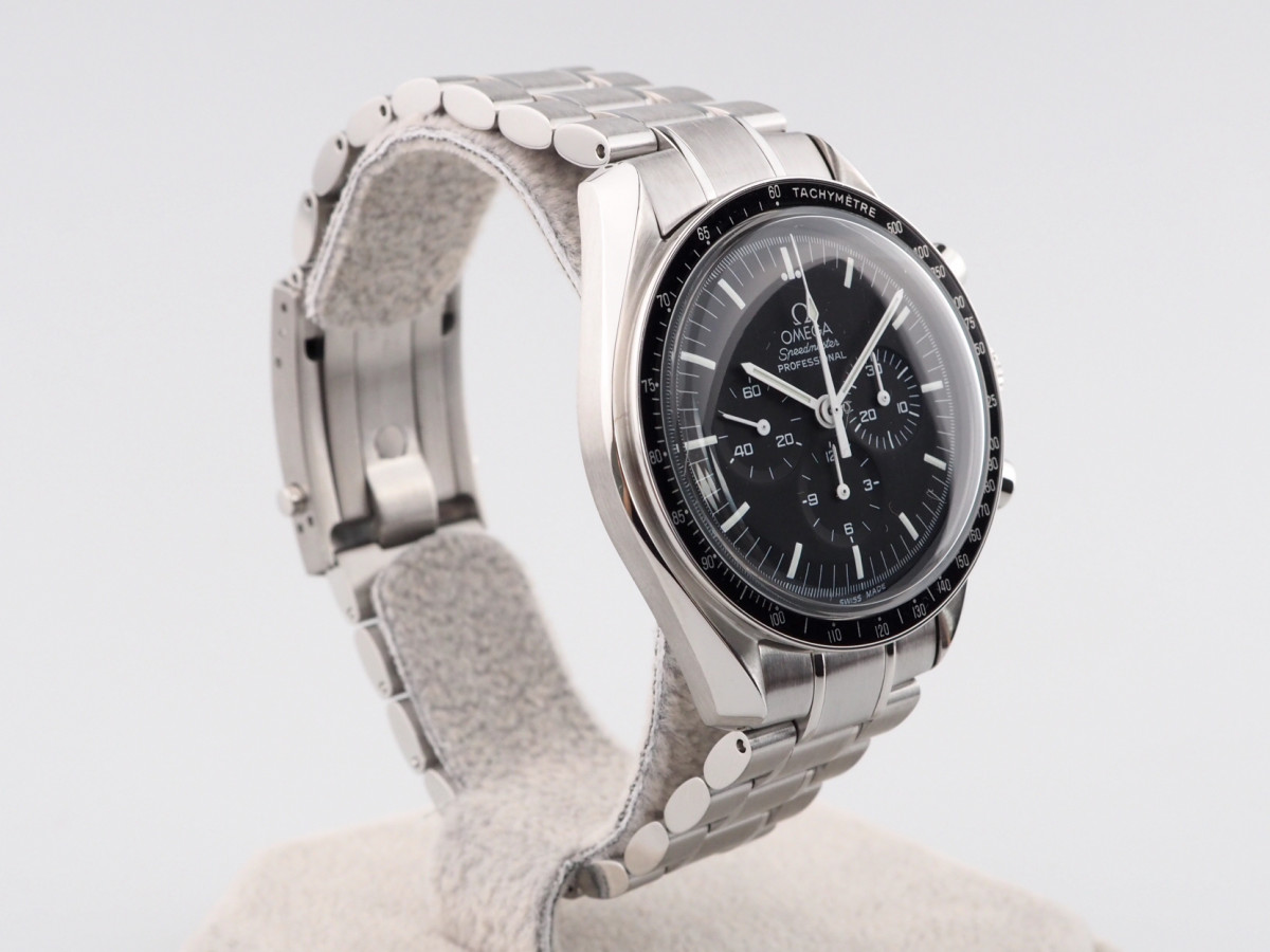 Швейцарские часы Omega Speedmaster Moonwatch Professional Chronograph