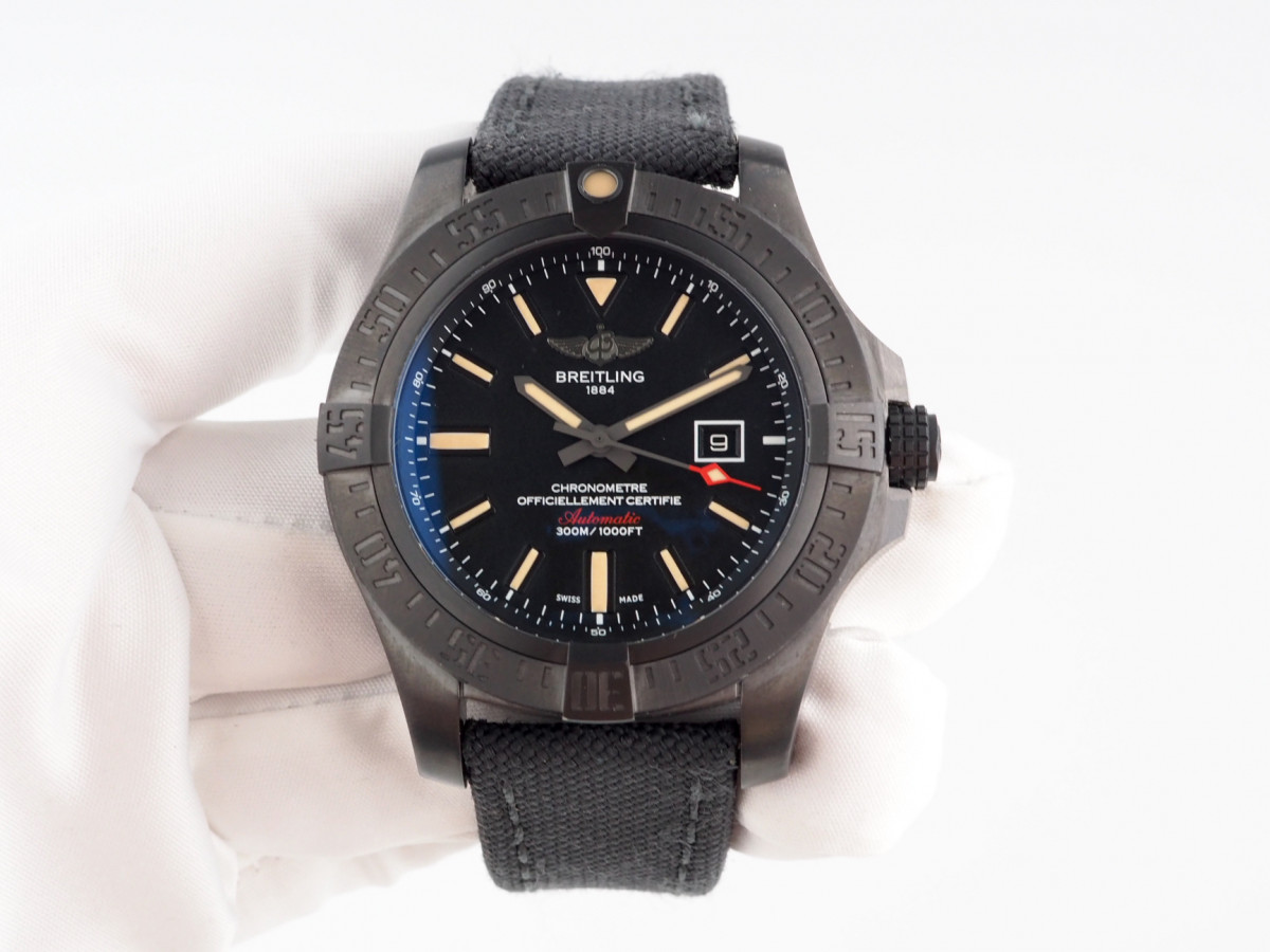 Swiss watch Breitling Avenger Blackbird