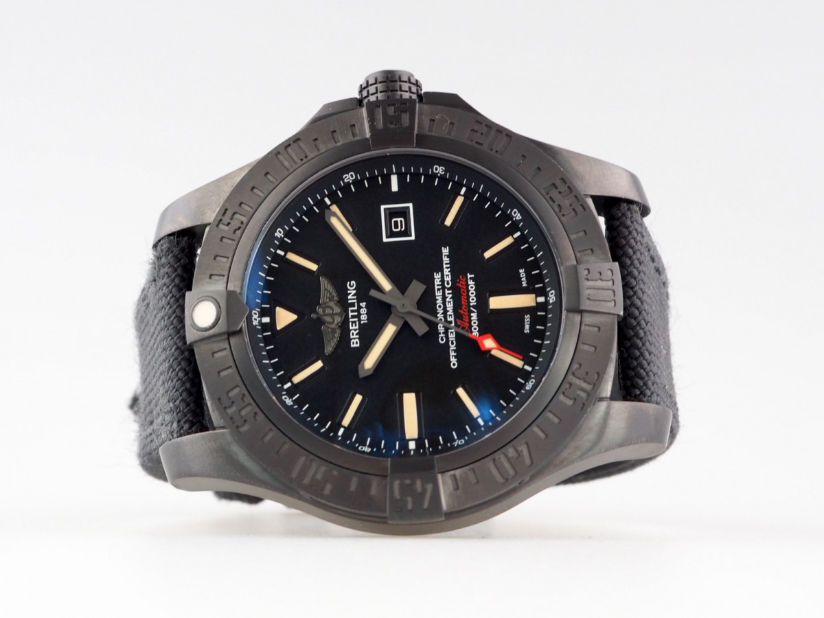 Swiss watch Breitling Avenger Blackbird