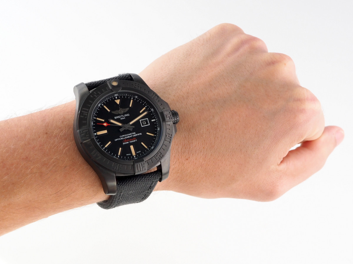 Swiss watch Breitling Avenger Blackbird