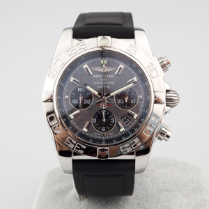 Швейцарський годинник Breitling Chronomat 44