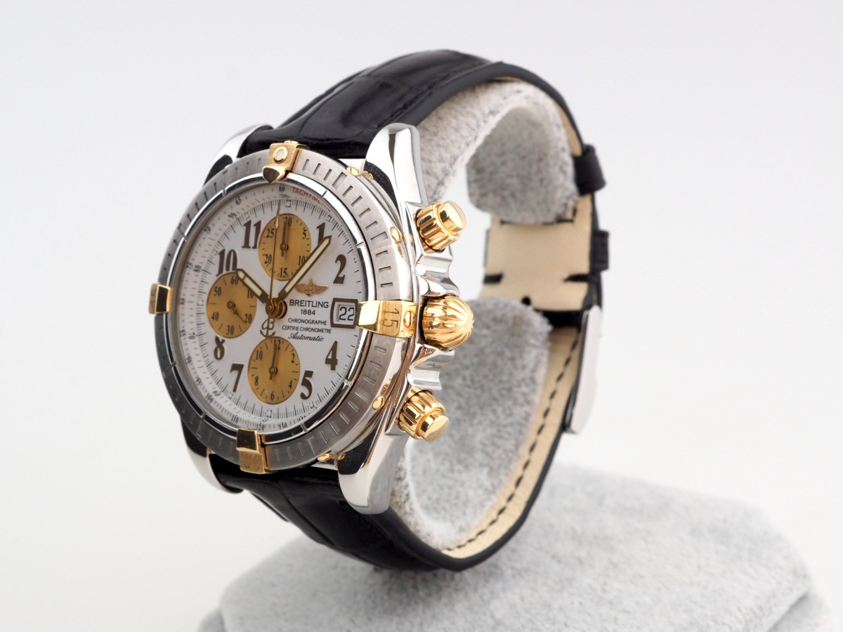 Швейцарський годинник Breitling Chronomat Evolution