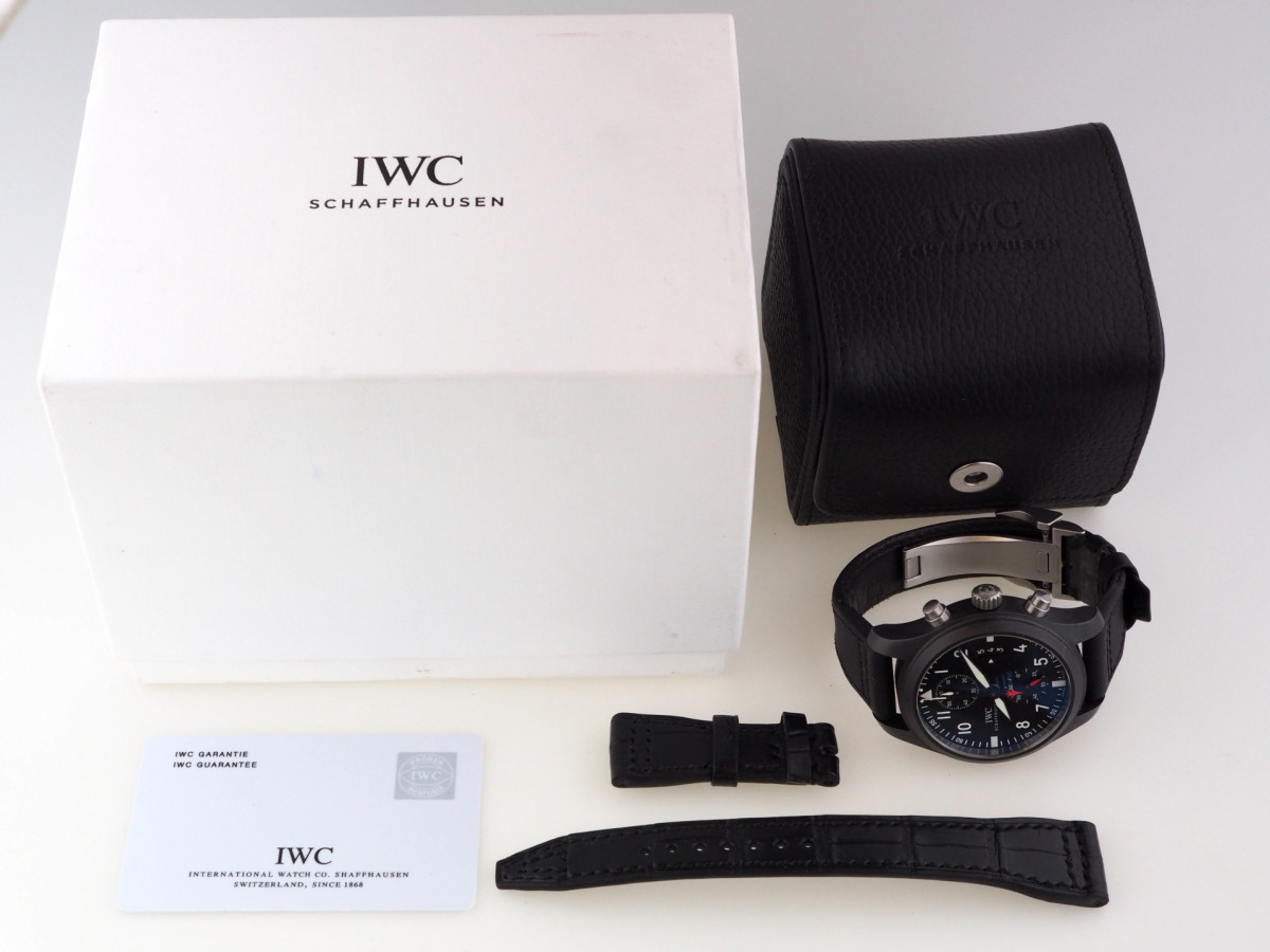 Швейцарские часы IWC Pilot Top Gun Ceramic Chronograph