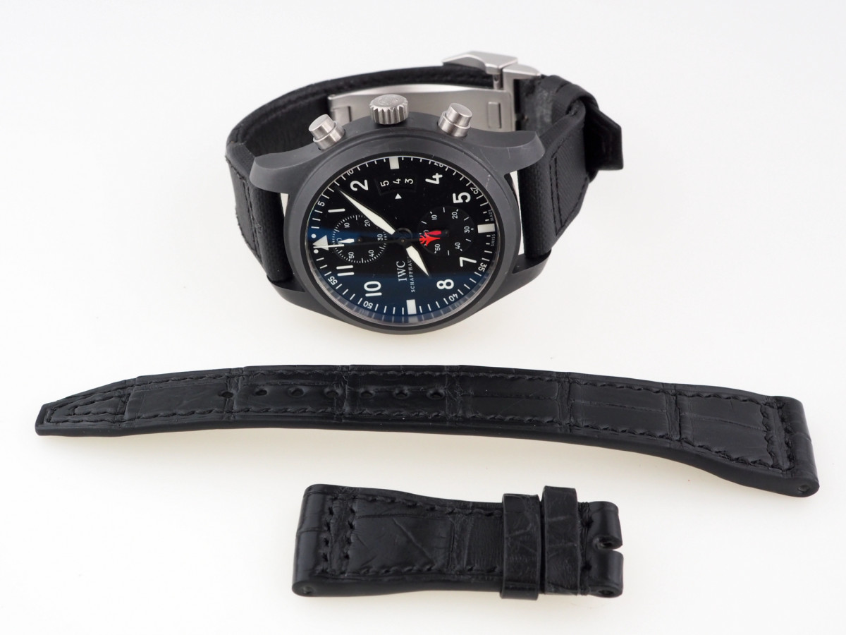 Швейцарские часы IWC Pilot Top Gun Ceramic Chronograph