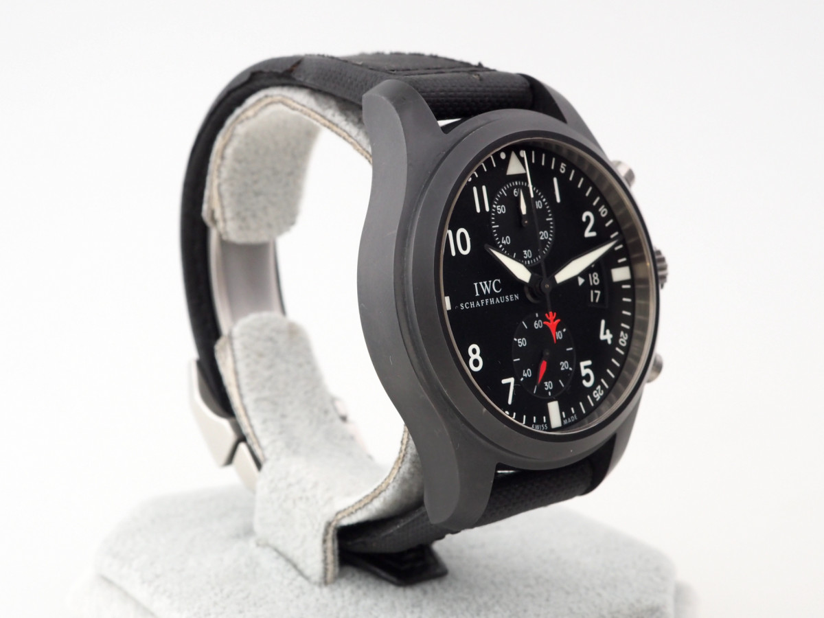 Швейцарские часы IWC Pilot Top Gun Ceramic Chronograph