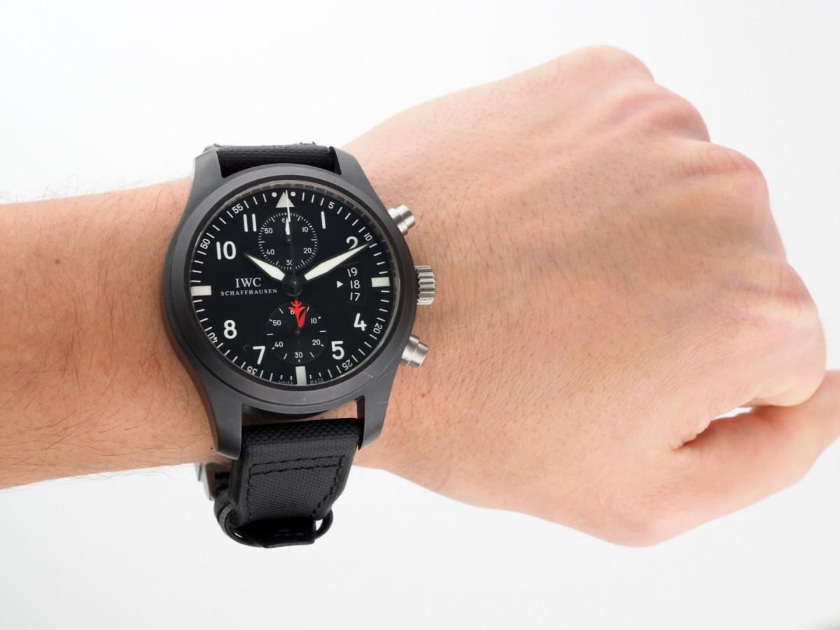 Швейцарские часы IWC Pilot Top Gun Ceramic Chronograph