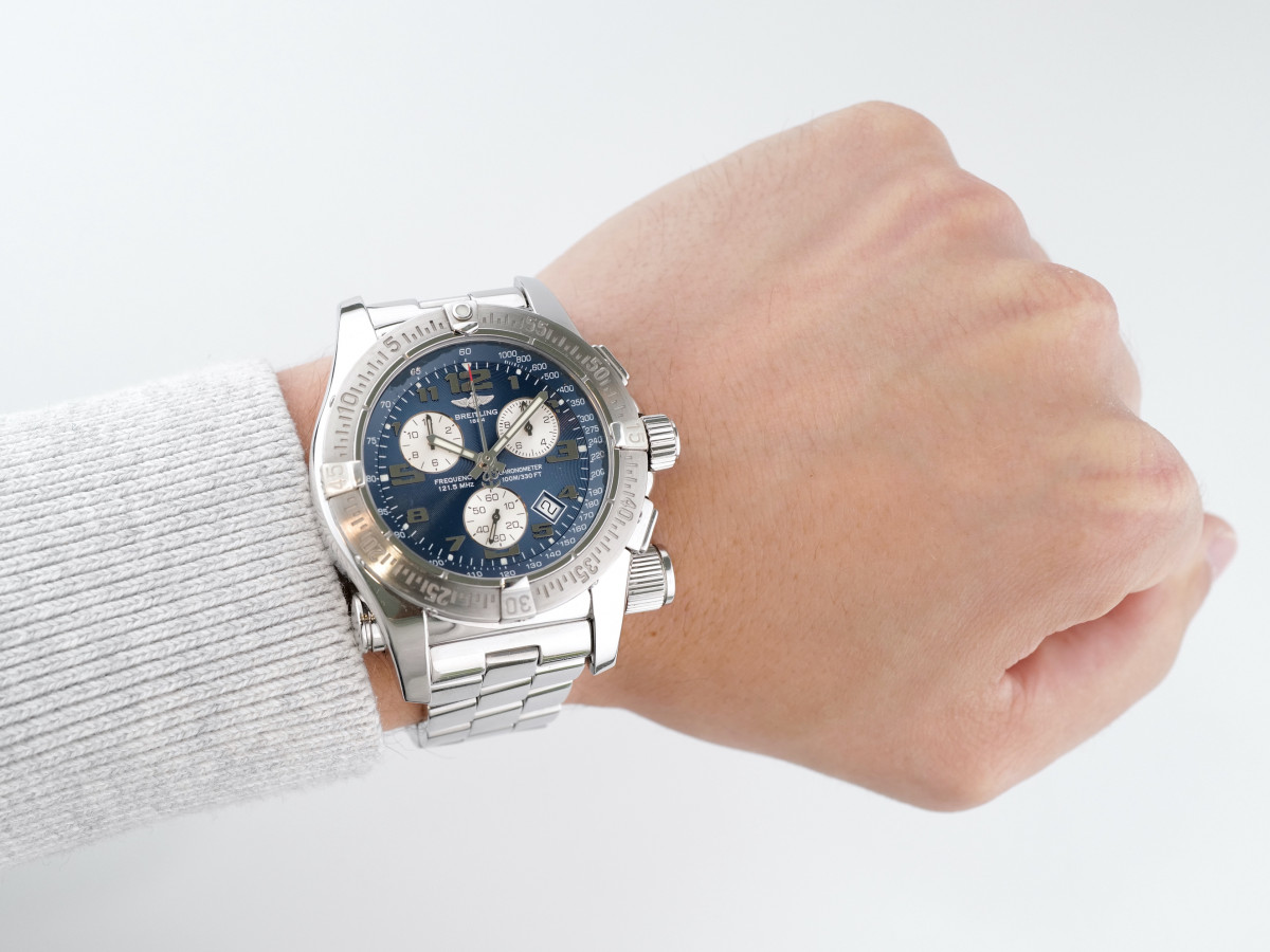 Швейцарський годинник Breitling Emergency Mission