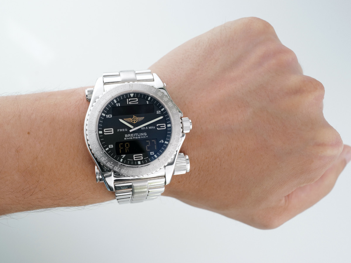 Швейцарський годинник Breitling Emergency Aviator Chronometer