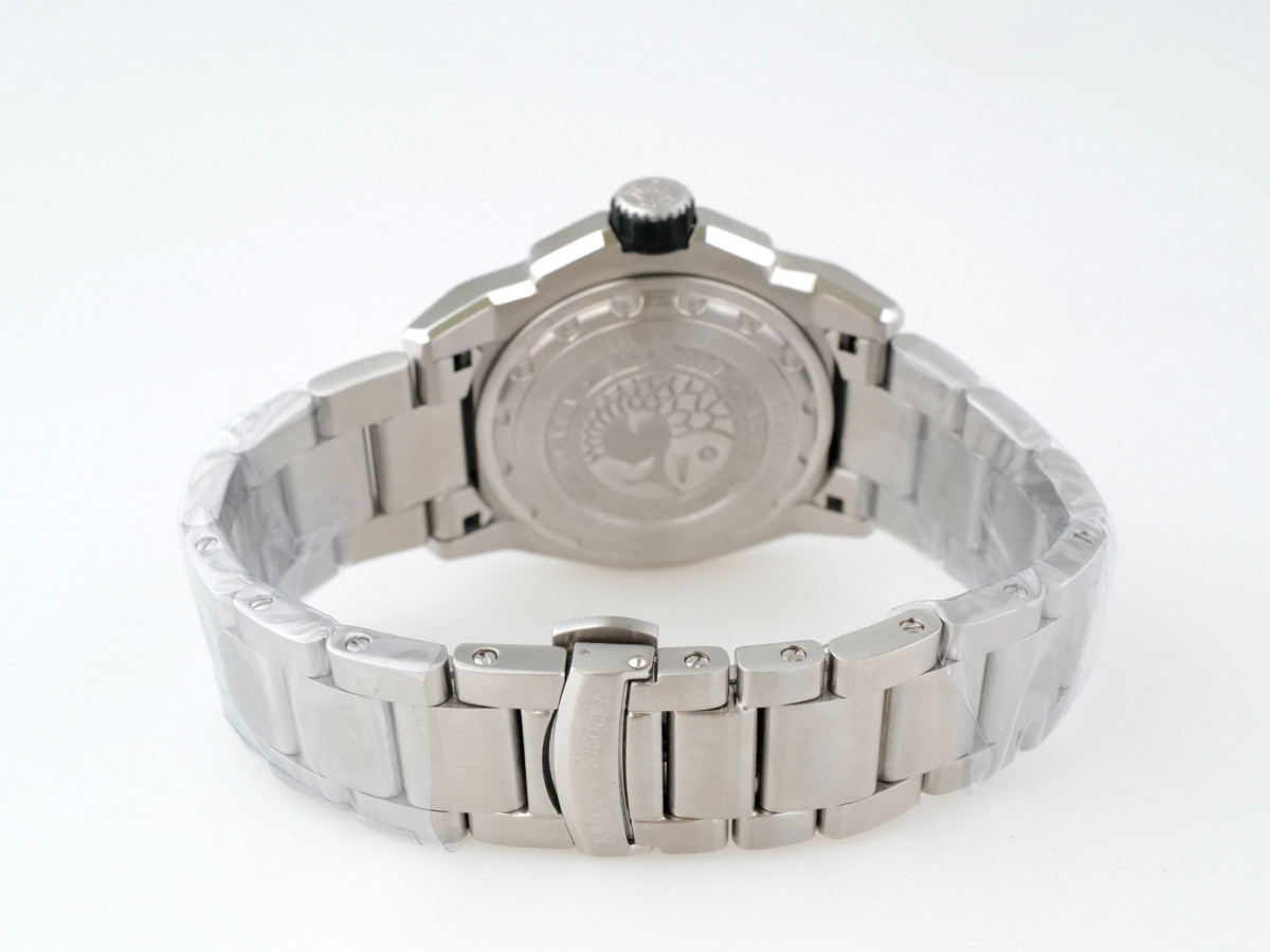 Швейцарские часы Armand Nicolet JS9 GMT Diver