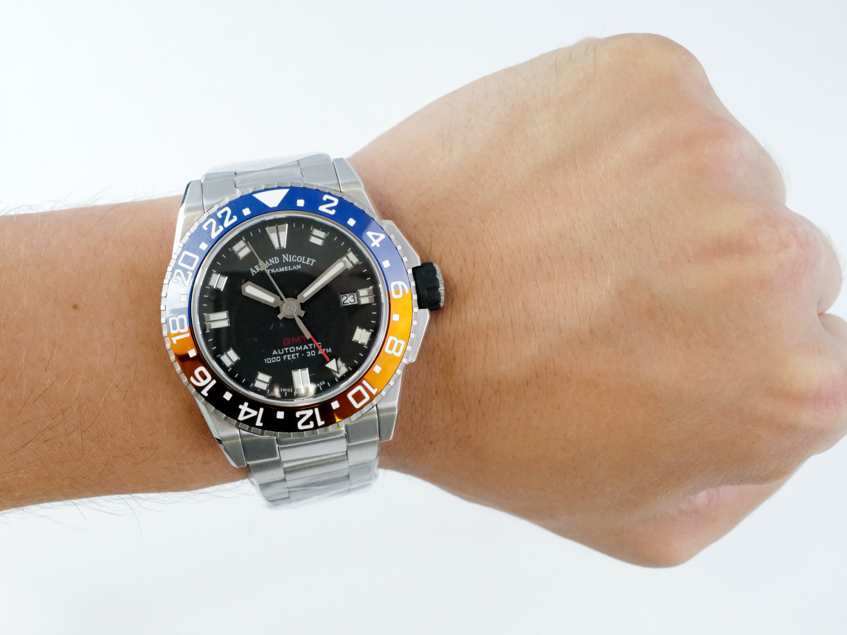 Швейцарские часы Armand Nicolet JS9 GMT Diver