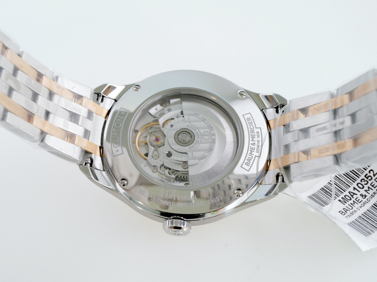 Швейцарские часы Baume & Mercier Clifton Gold Dial