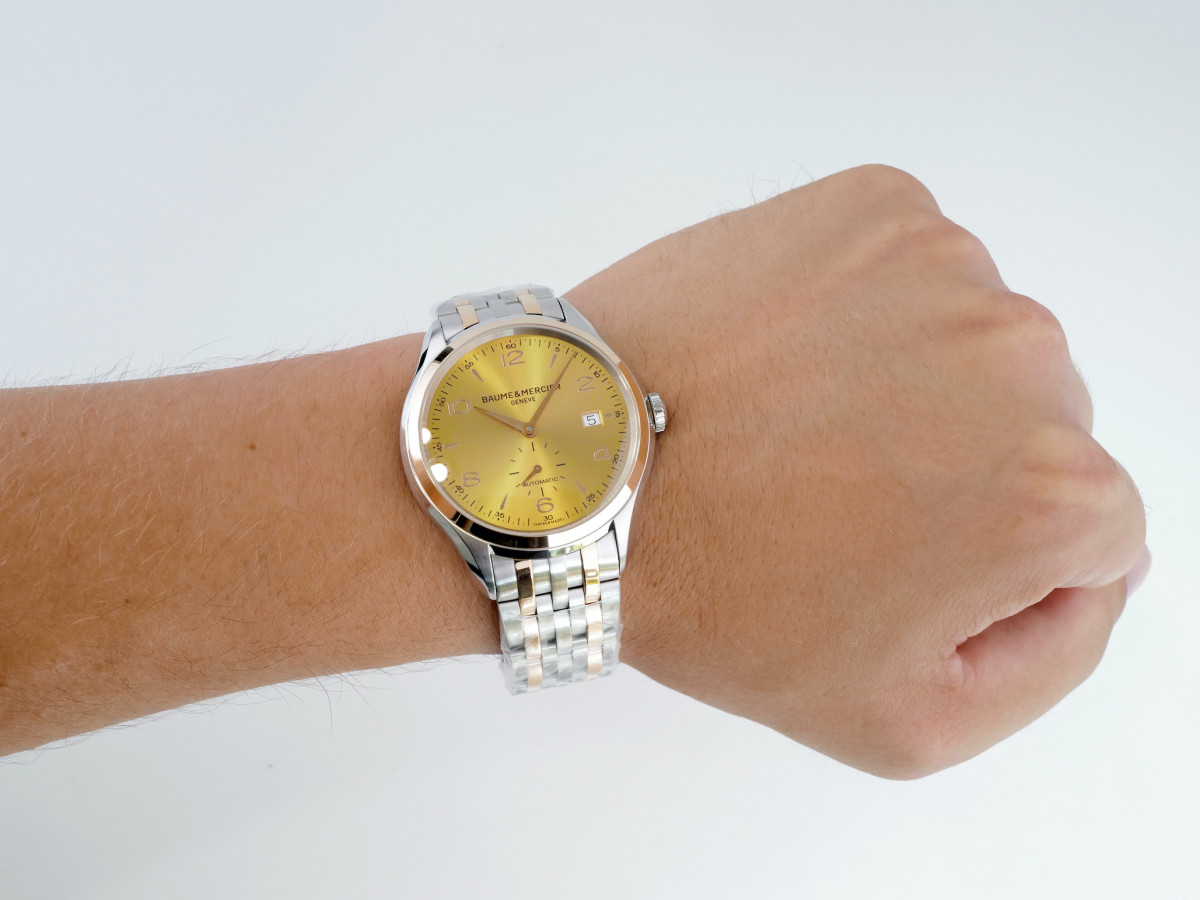 Швейцарские часы Baume & Mercier Clifton Gold Dial