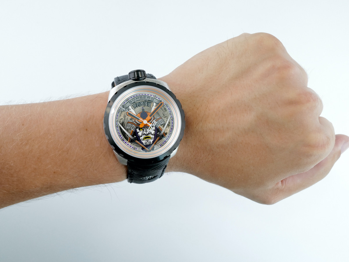 Швейцарские часы Bomberg Bolt-68 Samurai PVD