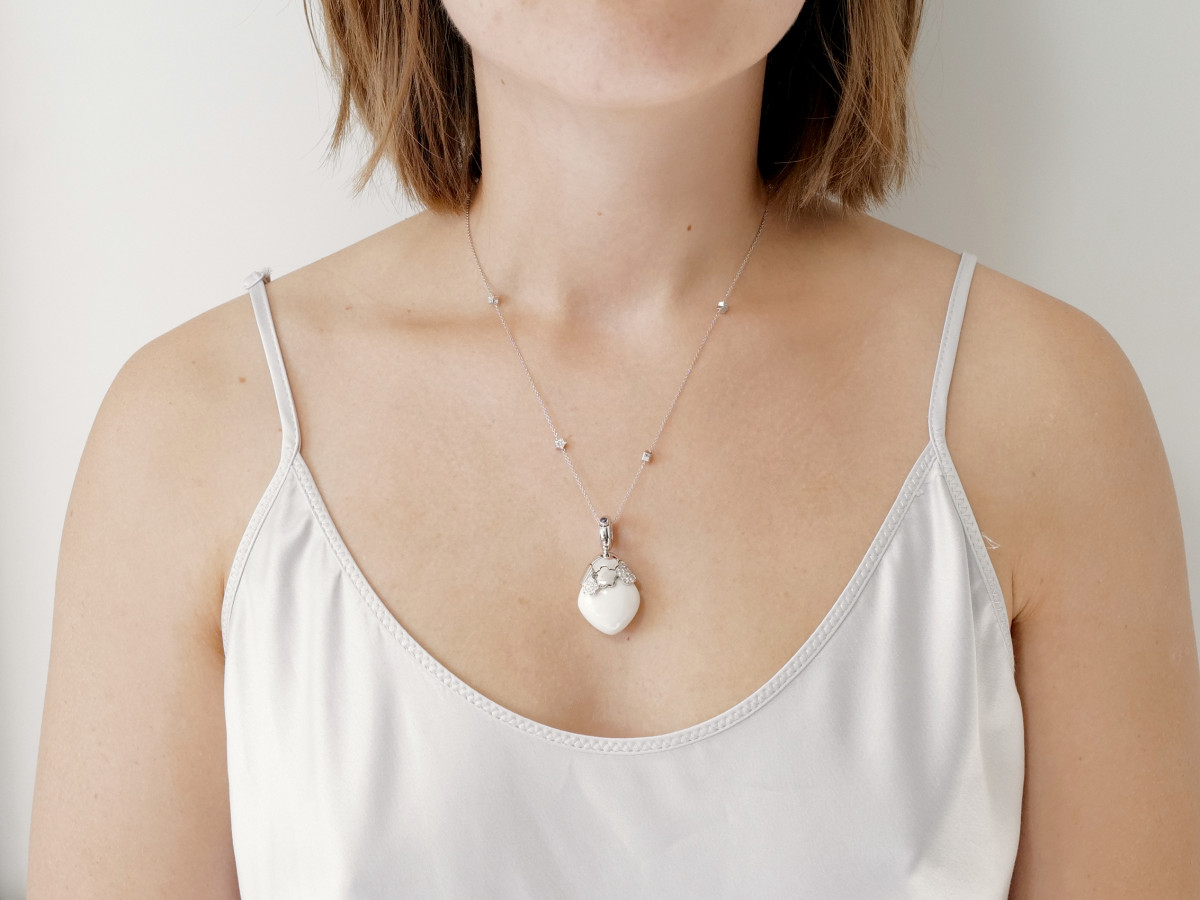 Швейцарские часы Pasquale Bruni 18K White Gold Diamond and Agate Necklace