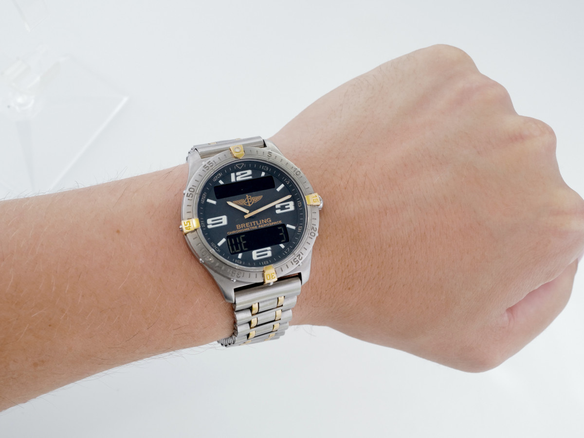 Швейцарський годинник Breitling Aerospace