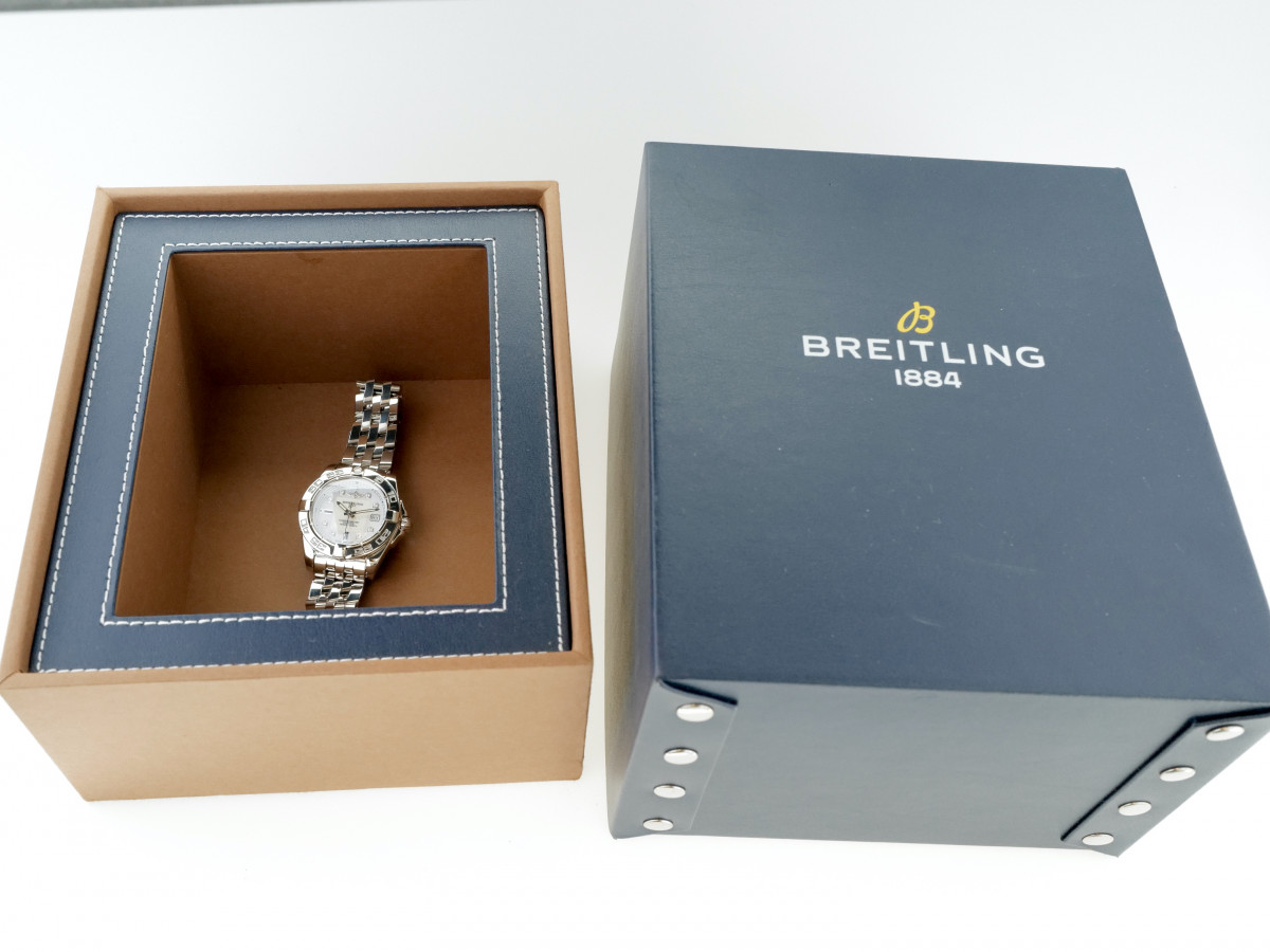 Швейцарський годинник Breitling Galactic 32 Quartz MOP Dial