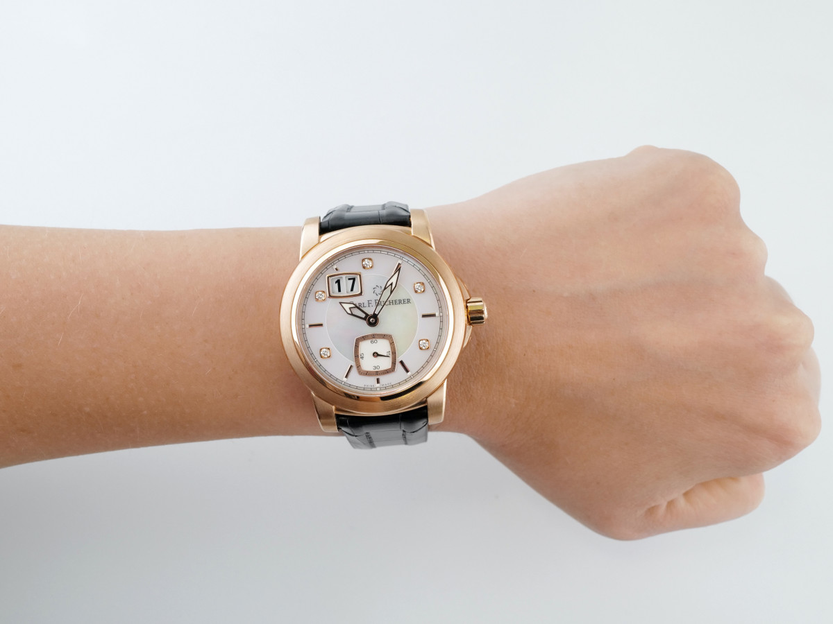 Швейцарський годинник Carl F.Bucherer Patravi Big Date 18K Rose Gold Automatic