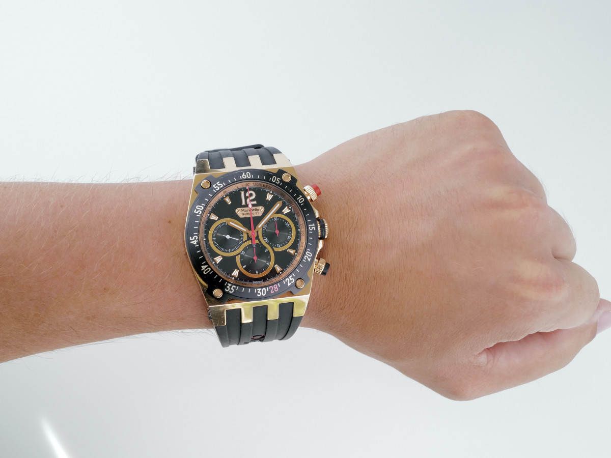 Швейцарские часы Maranello V8 Chronograph 18K Gold