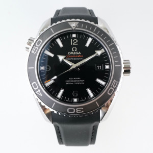 Swiss watch Omega Seamaster Planet Ocean 45,5
