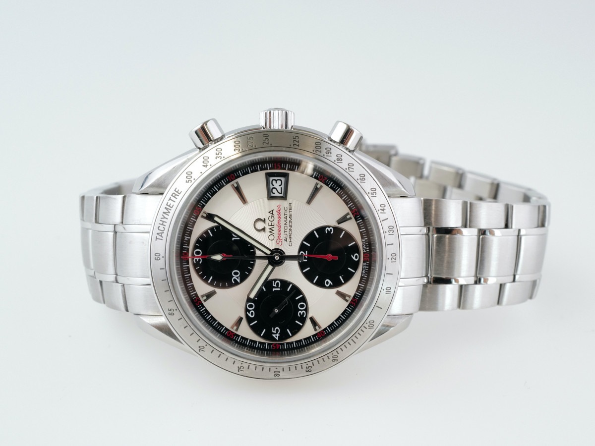 Швейцарские часы Omega Speedmaster Panda Dial