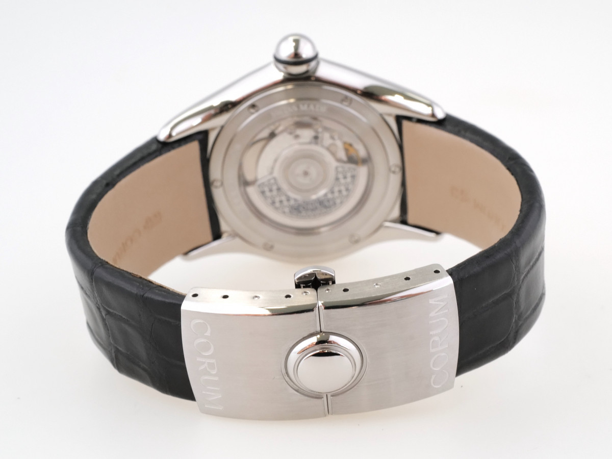 Швейцарський годинник Corum Bubble Diamonds