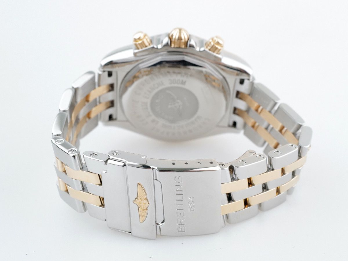 Швейцарський годинник Breitling Chronomat Evolution