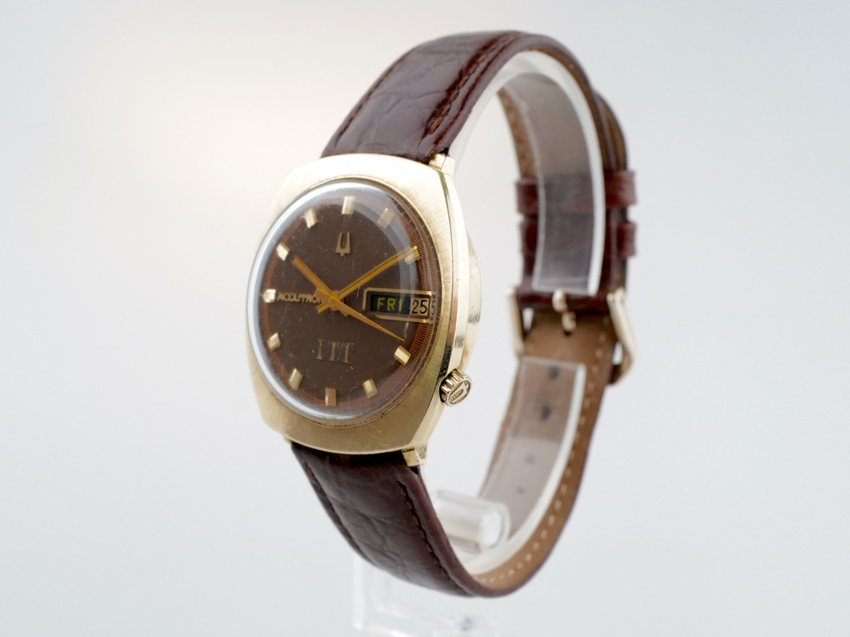 Швейцарський годинник Bulova Accutron 14K Yellow Gold