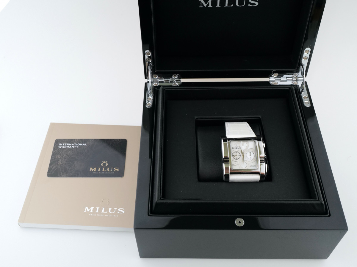 Швейцарские часы Milus Apiana Chronograph