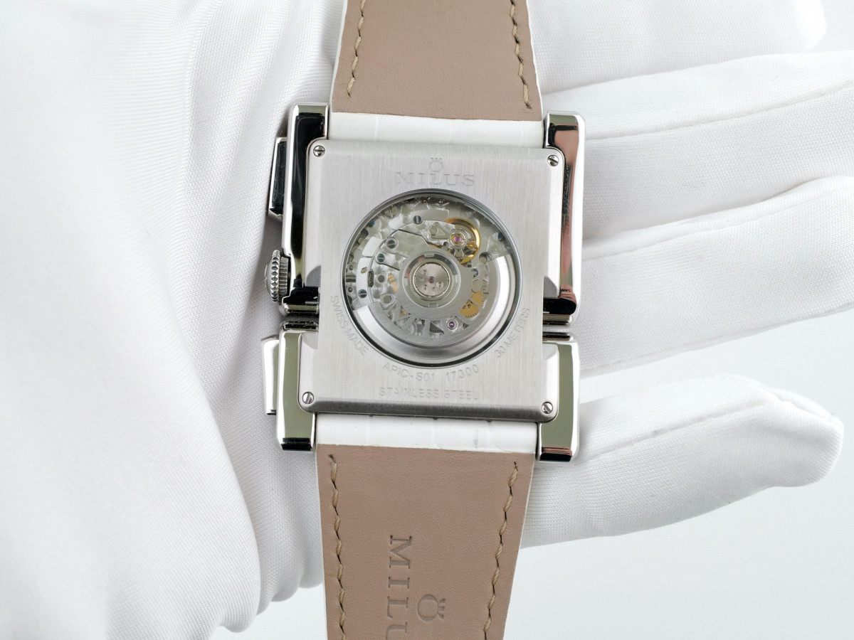 Швейцарские часы Milus Apiana Chronograph