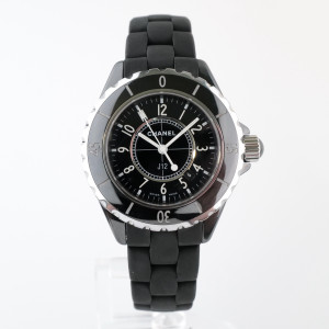 Швейцарские часы Chanel J12 Quartz Midsize