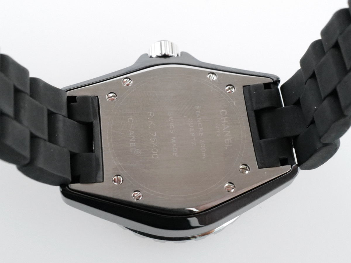 Швейцарские часы Chanel J12 Quartz Midsize