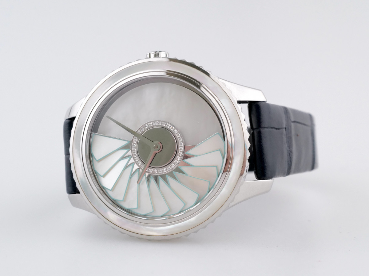 Швейцарские часы Christian Dior Grand Bal Plisse Soleil