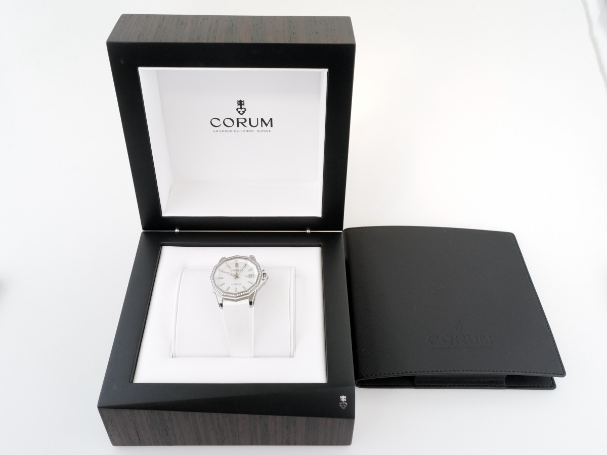 Швейцарський годинник Corum Admiral’s Cup AC-One 38