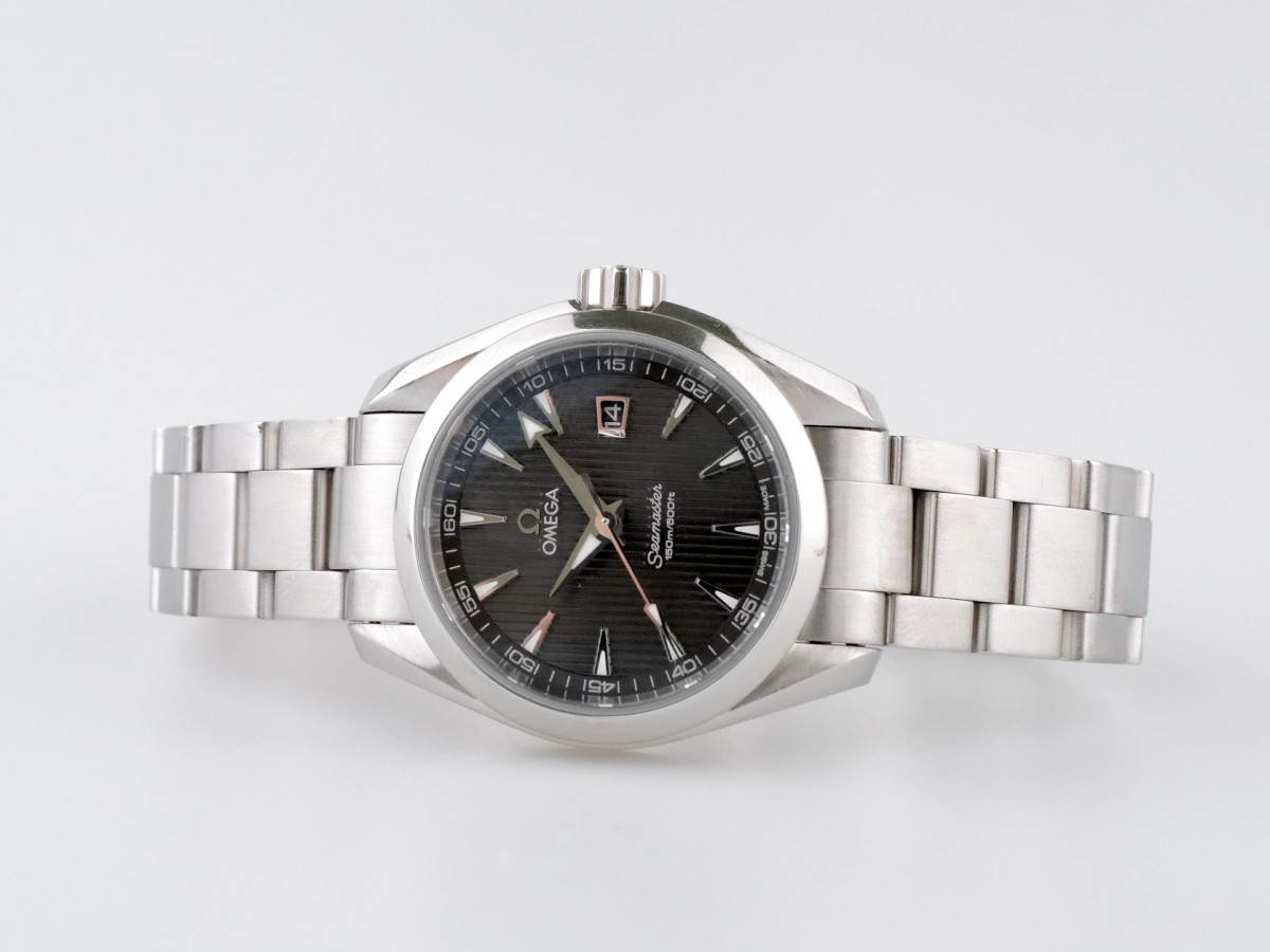 Швейцарские часы Omega Seamaster Aqua Terra Quartz