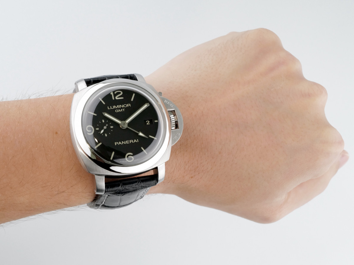 Швейцарський годинник Panerai Luminor 1950 3 Days GMT