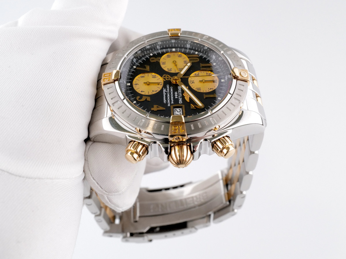 Швейцарський годинник Breitling Chronomat Evolution